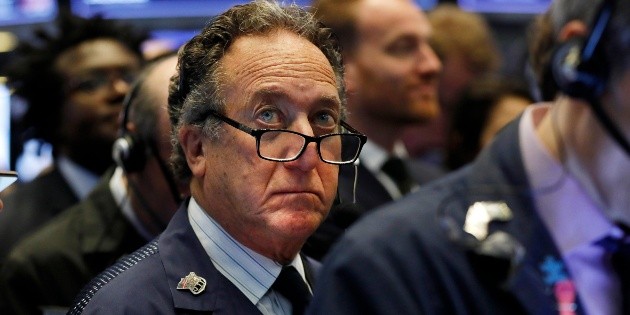 Wall Street cierra dispersa al comienzo de una semana cargada de resultados