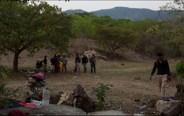 El Gobierno Mexicano ha modificado su política migratoria y ahora las visas humanitarias que ofrece a los migrantes limitan su movimiento a los estados del Sur. Muchos las han rechazado. AP/M. Castillo