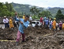 Las operaciones de búsqueda y rescate de posibles sobrevivientes y víctimas continúan. AFP / L. Robayo