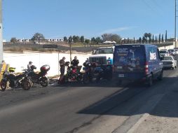 Al parecer, el conductor de la pipa se quedó sin frenos, que fue lo que ocasionó el accidente. ESPECIAL/ Bomberos de Zapopan