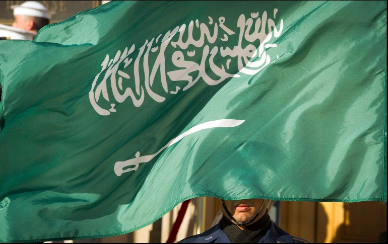Una bandera de Arabia Saudita. El ministerio del Interior del país dijo que las ejecuciones se llevaron a cabo de acuerdo con la ley islámica. AP/ARCHIVO
