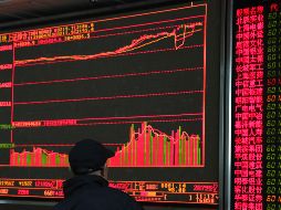 Existe 70 % de probabilidad que se dé una baja por parte de las calificadoras hacia el cierre del año, lo que podría generar salida de capitales por unos 15 MMDD. AP/N. Han