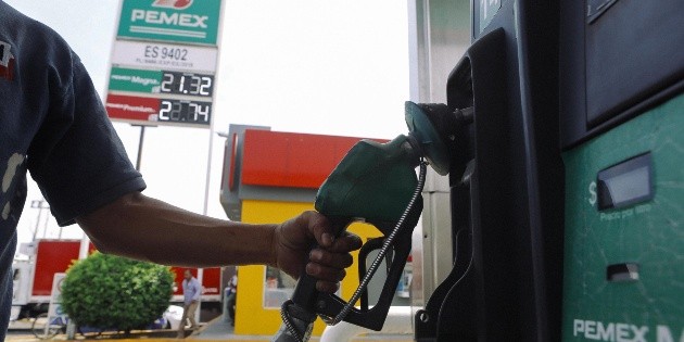 Cuatro razones por las que privados no bajan el precio de la gasolina