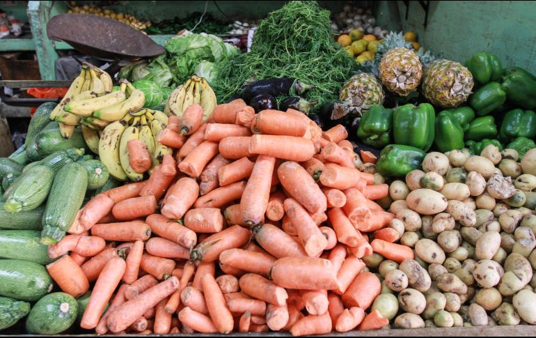Las frutas, verduras y energéticos fueron los bienes que más aumentaron de precio con respecto al año pasado. NTX / ARCHIVO