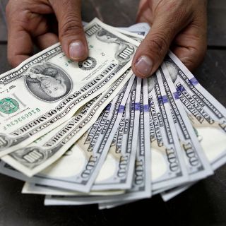 Dólar abre operaciones en terreno positivo, se vende en 19.38 pesos