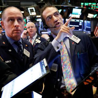 Wall Street cierra principalmente con bajas