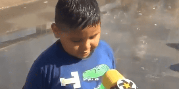 Regalan viaje a niño que hace castillos de arena en sus sueños