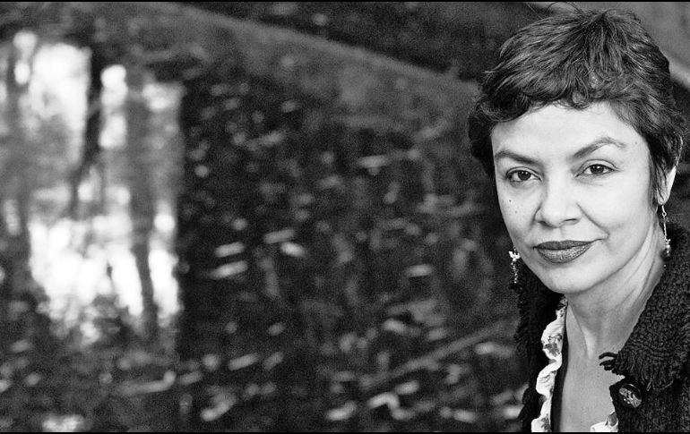 La poeta recibió el premio Nacional de Poesía Enriqueta Ochoa, entre otros reconocimientos por su obra literaria. ESPECIAL