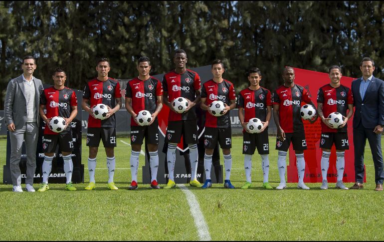 Rafael Márquez e Ignacio Hierro durante la presentación de los nuevos rojinegros en agosto. Después se sumaron Barceló y Carvajal. MEXSPORT