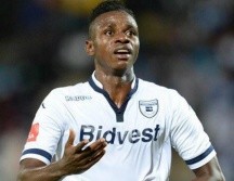 El centrocampista ya había sufrido problemas cardíacos. A finales de 2018 su contrato con el club sudafricano, Real Kings, fue roto debido a su estado de salud. TWITTER / @NGSuperEagles