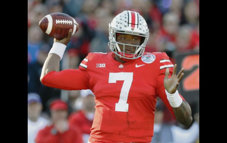 Dwayne Haskins se perfilaba para ser tomado entre los primeros 10, pero terminó en el 15. AP / J. Hong
