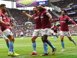 Los Spurs fueron sorprendidos por Michail Antonio, que superó al arquero campeón del mundo Hugo Lloris al 67'. Javier ''Chicharito'' Hernández no tuvo actividad con los Hammers. EFE / A. Rain