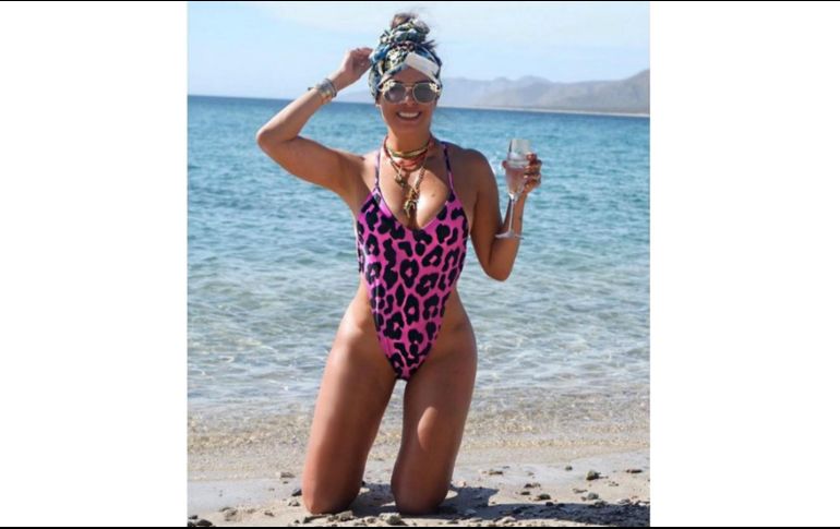 Galilea Montijo encanta a sus seguidores de Instagram con un par de fotografías en las que muestra de sus encantos en la playa. INSTAGRAM / galileamontijo