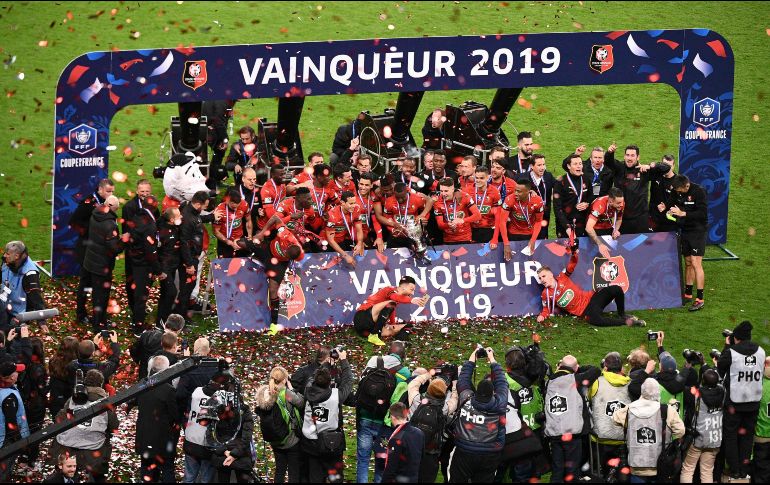 Los jugadores del Rennes celebran su título, obtenido este sábado. AFP/M. Bureau