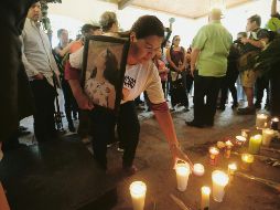 Unas 100 personas se manifestaron afuera de Casa Jalisco para reclamar justicia tras el feminicidio de Vanesa Gaytán; el gobernador Enrique Alfaro las recibió y aseguró que su administración atenderá el problema. EL INFORMADOR / G. Gallo