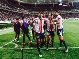 Chivas por fin celebra un triunfo después de más de dos meses sin haber ganado, sumando tres puntos que serán importantes en la lucha del cociente. EL INFORMADOR / F. Atilano
