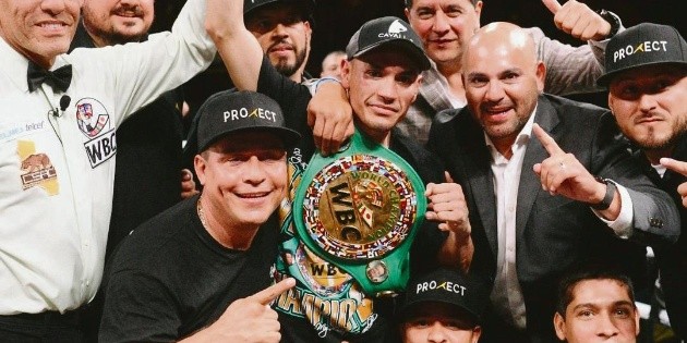 &ldquo;Gallo&rdquo; Estrada, nuevo monarca Supermosca