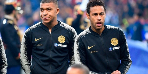 Neymar reconoce su error tras golpear a un aficionado