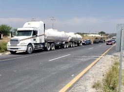Policías federales localizaron el vehículo pesado sobre la carretera Monterrey-Saltillo. TWITTER / @PoliciaFedMx