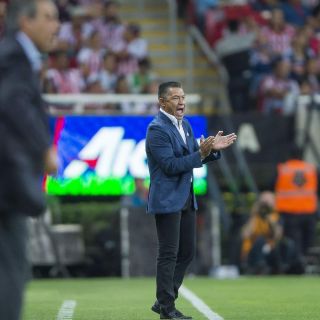 Para Ambriz, derrota ante Chivas llega en buen momento