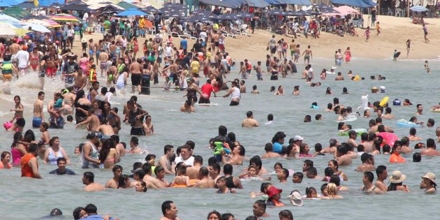 Vacaciones dejan derrama de mil 495 MDP en Acapulco