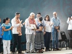 Andrés Manuel López Obrador estuvo acompañado del gobernador Alejandro Murat durante su estancia en Oaxaca. NOTIMEX