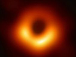 La galaxia M87 fue captada por el telescopio epacial Spitzer; se ubica a 55 millones de años luz de la Tierra. ESPECIAL / nasa.gov