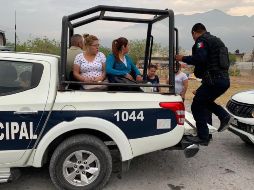 Patrullas de Seguridad Pública apoyan a usuarios y los trasladan a diversos sectores. TWITTER/@_CastilloHector