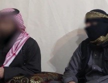 Captura de imagen de un vídeo sin fechar difundido este lunes y cuya localización se desconoce de varios seguidores del líder del autodenominado Estados Islámico, Abu Bakr al-Baghdadi. EFE