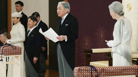 Akihito deja su cargo por su avanzada edad y achaques de salud. EFE/Jiji Press