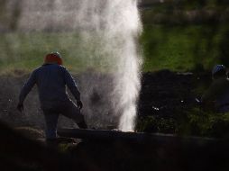 Para el primer semestre de este año, el número de tomas clandestinas sumaron nueve mil 11. EFE/ARCHIVO