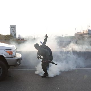 Reportan disparos en enfrentamientos en Venezuela