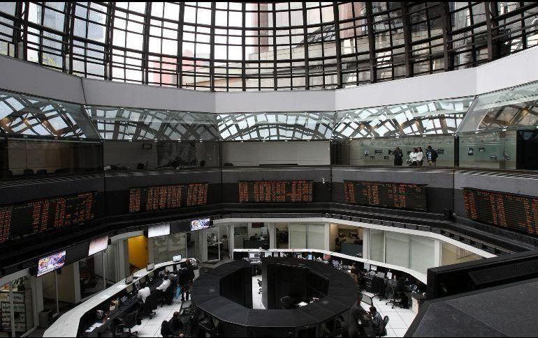 Los registros de la Bolsa de Valores operan en un volumen de 2.5 millones de títulos, por un importe económico de 73.3 millones de pesos. EFE / ARCHIVO