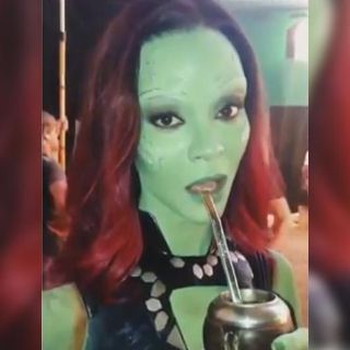 "Gamora" enloquece las redes al cantar en español