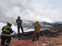 Para combatir el incendio fue necesario el apoyo de 18 elementos de las unidades de Protección Civil y Bomberos Tonalá, Tlaquepaque y Guadalajara. ESPECIAL / PC y Bomberos Guadalajara