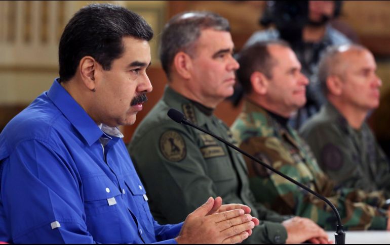 El presidente Nicolás Maduro señaló que el objetivo de la asonada tenía como objetivo un enfrentameinto entre militares, pero que sólo 20 oficiales tomaron el camino de la traición. AFP/Presidencia de Venezuela