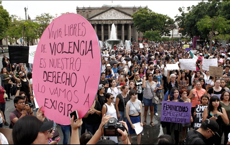 En Guadalajara aún se evalúa si el uso de collares con botones de pánico es la medida adecuada para apoyar a mujeres en riesgo. EL INFORMADOR/Archivo