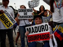 Los venezolanos salieron a las calles nuevamente este miércoles para manifestarse contra Maduro. EFE /