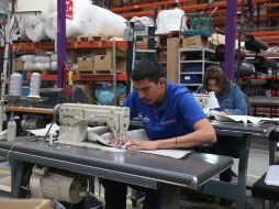 De Hoyos dice que no solamente se debe discutir el aumento al nivel del salario mínimo, sino que de manera integral y ordenada, se debe emigrar a mejorar el conjunto de prestaciones para los trabajadores. EL INFORMADOR / ARCHIVO