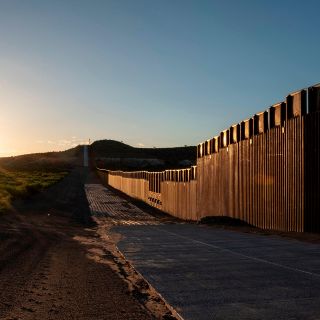 Trump pide cuatro mil 500 MDD más para reforzar la frontera sur