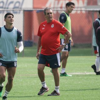 Brizuela, a favor de la permanencia de Boy en Chivas