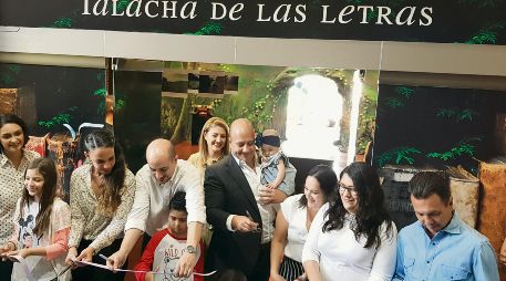 Autoridades cortan el listón de la sala “Talacha de las letras”. EL INFORMADOR / A. Camacho