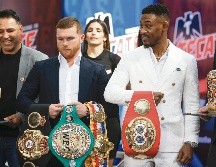 Saúl “Canelo” Álvarez y Daniel Jacobs se vieron las caras en la conferencia de prensa previa al combate. AP