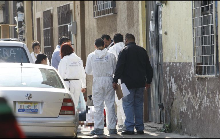 A la llegada de los oficiales, piden el apoyo a servicios médicos municipales, y son ellos quienes confirman el deceso del sujeto. EL INFORMADOR/ ARCHIVO