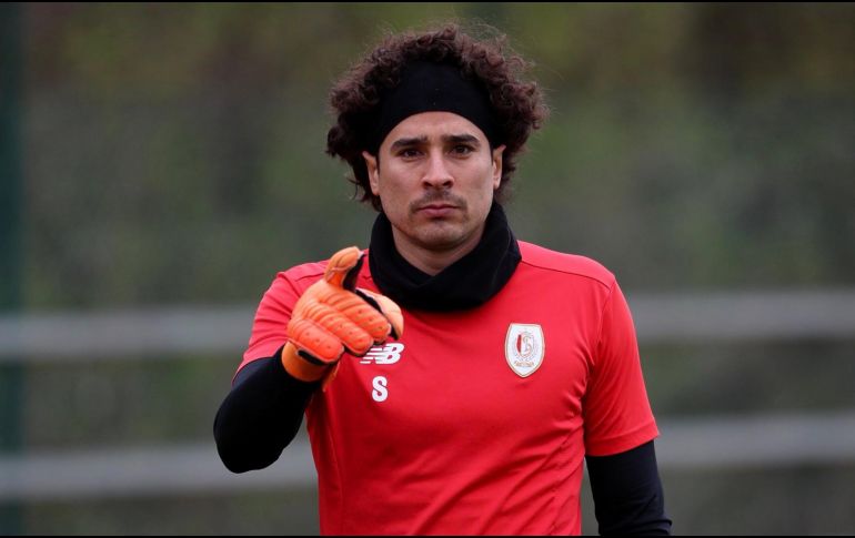 Ochoa, cuyo valor de traspaso está valuado en casi cuatro millones de dólares, finaliza contrato con el Standard en julio, después de haber llegado como jugador libre a mediados de 2017. TWITTER / @yosoy8a