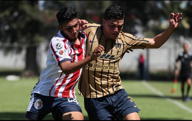 Chivas recibió gol al minuto 50', pero logró igualar el marcador cuatro minutos después. INTERNET/www.chivasdecorazon.com.mx