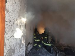 Al momento se desconoce las causas que pudieron ocasionar el fuerte incendio. ESPECIAL/ Bomberos de Guadalajara