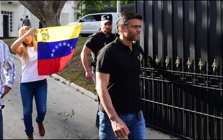 Leopoldo López habló ayer ante los medios desde la residencia del embajador español en Venezuela, en Caracas. AFP/ARCHIVO