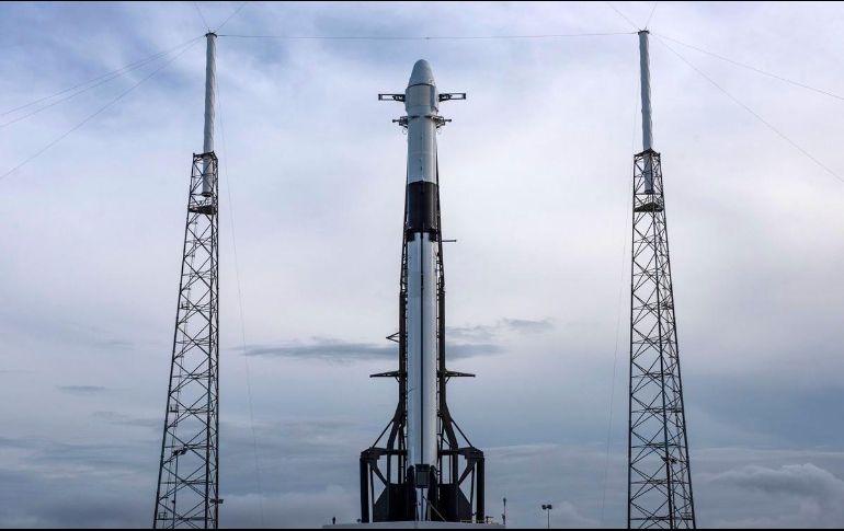 La cápsula Dragon con suministros para los astronautas estaba previsto para este viernes desde EU. TWITTER / @SpaceX