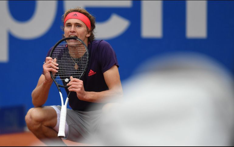 Zverev sufrió su primera derrota en diez partidos en la arcilla muniquesa y no podrá conseguir allí un tercer título consecutivo. AFP / C. Stache
